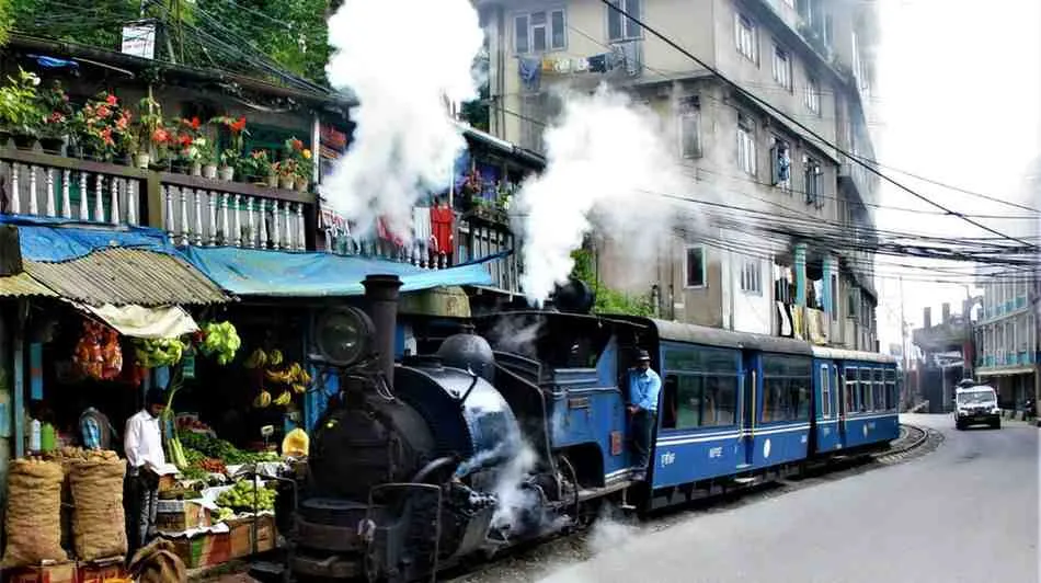 Epic Train Journeys You Can't Miss: Scenic Rides Worldwide