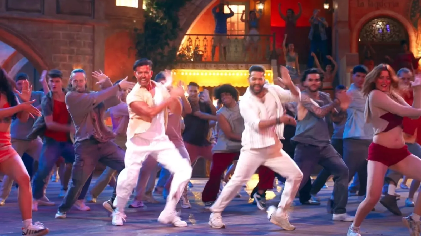 War 2 Song Janab-e-Ali: Hrithik Roshan vs Jr NTR Dance Battle is a Proper  Visual Treat | The Filmy Charcha, image size:1599x899